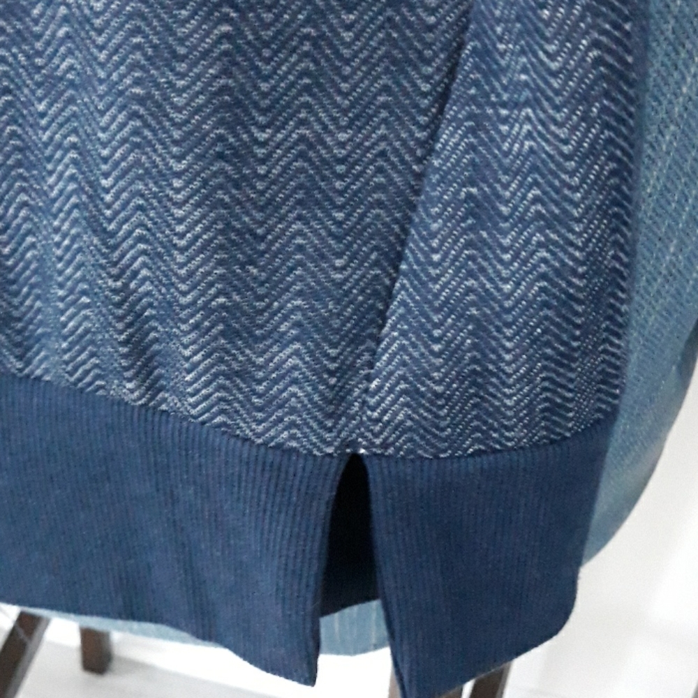 Pullover - Picture 3 of 4